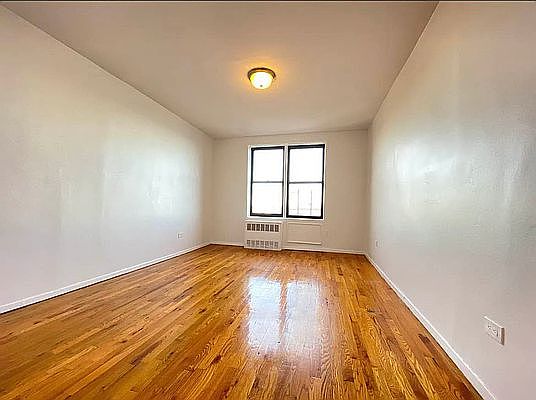 4th image of 3255 Randall Ave APT 5F