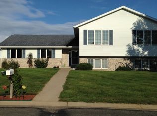 497 Meadowview Dr, Saint Charles, MN 55972