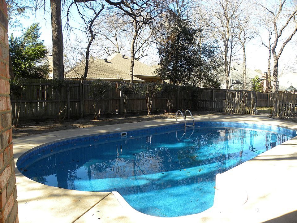 2nd image of 4115 Hollow Oak Cir