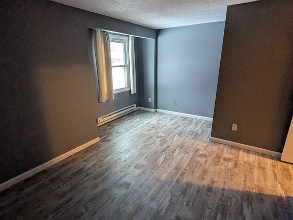 2nd image of 51 Broxbourne Dr