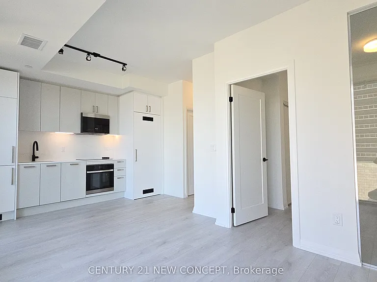 280 Dundas St W #714 — Photo 9