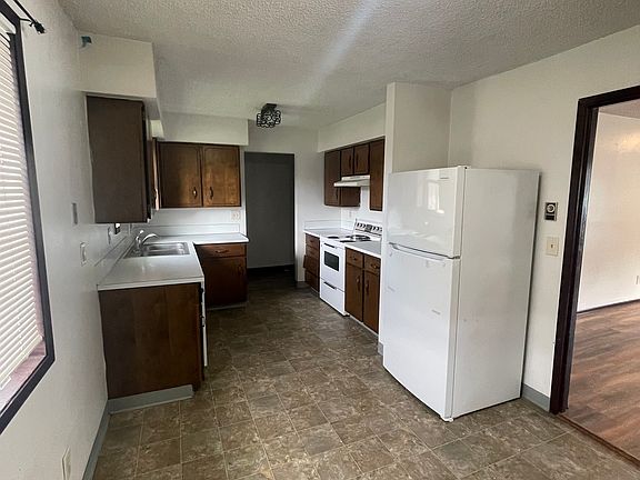 4th image of 92 Veys Dr APT A