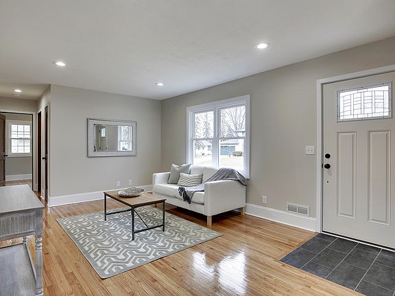 3rd image of 360 108th Ave NE