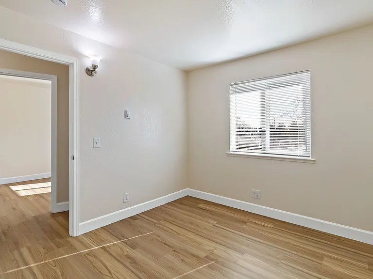 10900 Macarthur Blvd #2 — Photo 20