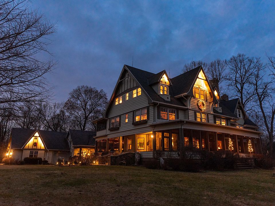 4325 W Beach Rd, Oconomowoc, WI 53066 Zillow