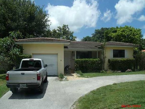2nd image of 825 Ne 91st Terrace