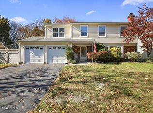 99 Glen Arden Dr, Howell, NJ