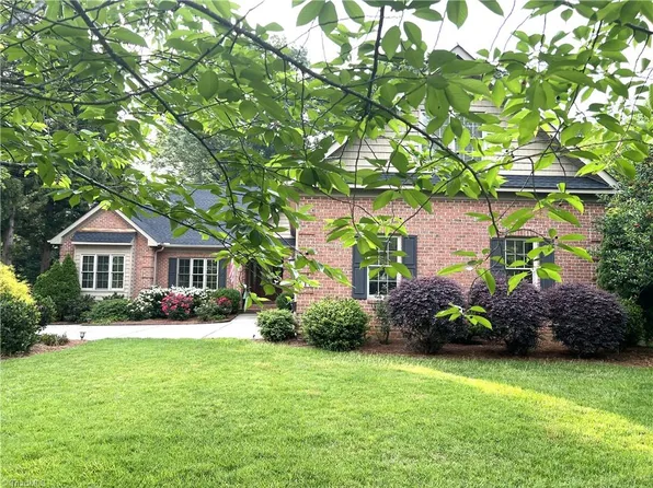 110 E Avondale Dr, Greensboro, NC 27403