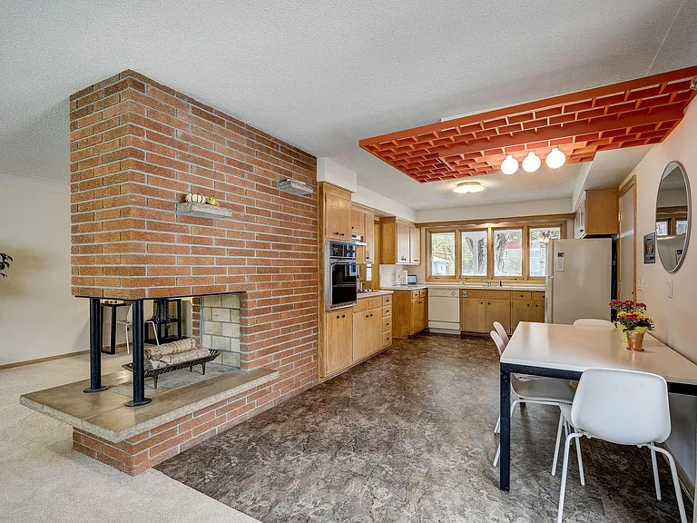 6311 Fir Tree Ave — Photo 7