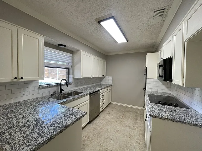 3502 Leighton Dr — Photo 5