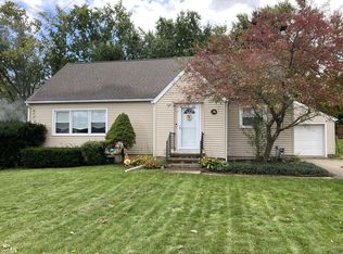 36 E Lynwood Blvd, Hillsdale, MI 49242