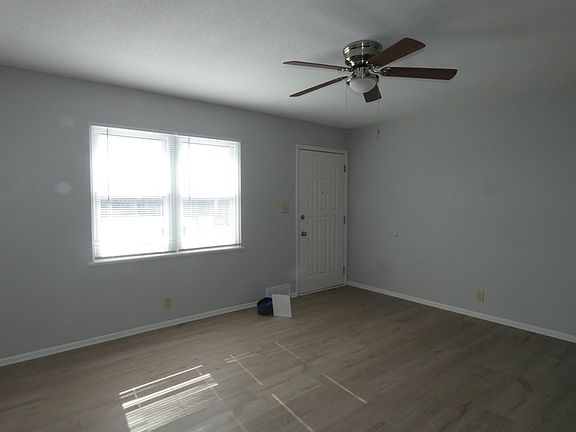 3rd image of 3606 E 72nd St