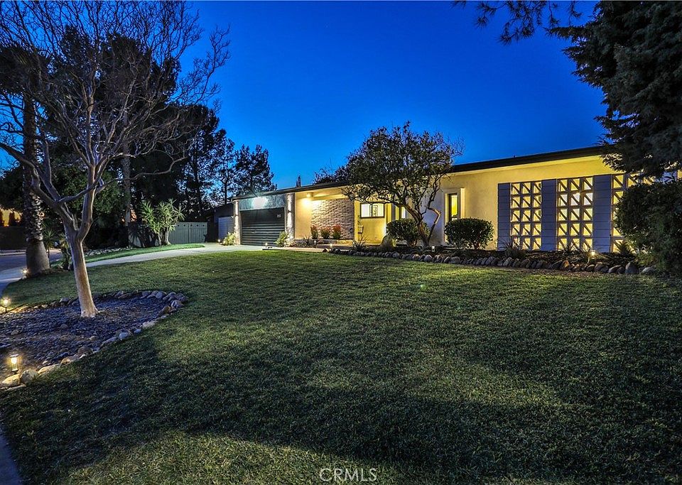 1st image of 253 W Monterrey Dr