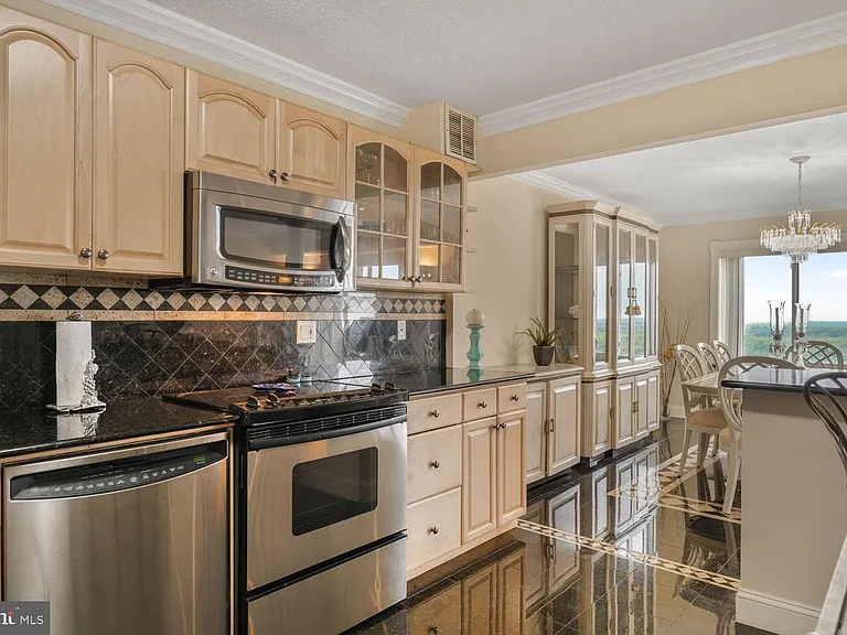 8380 Greensboro Dr #1008 — Photo 14