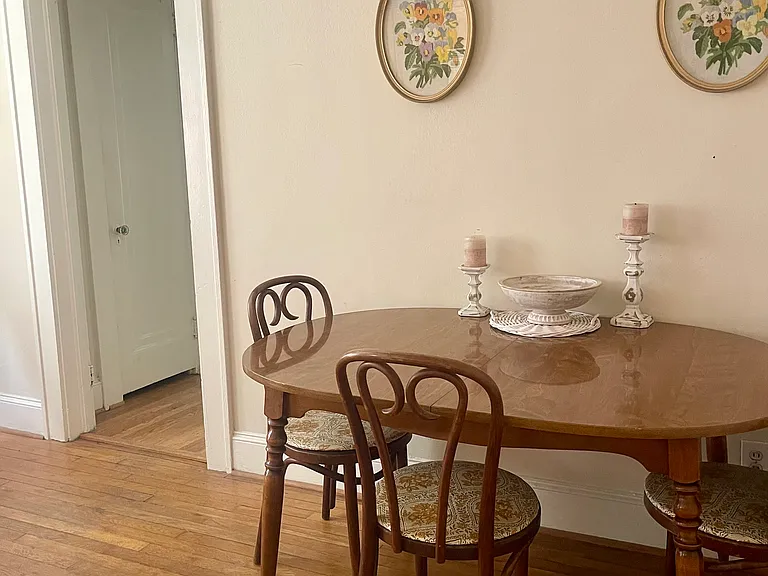 Greenwood Ave NE — Photo 11