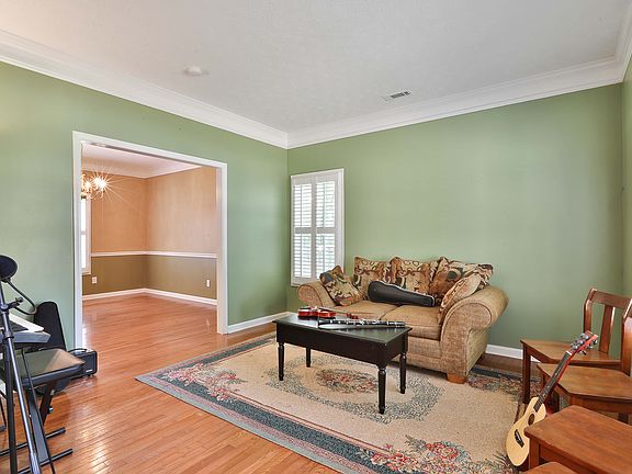 4th image of 20 Barrington Bottoms Ct