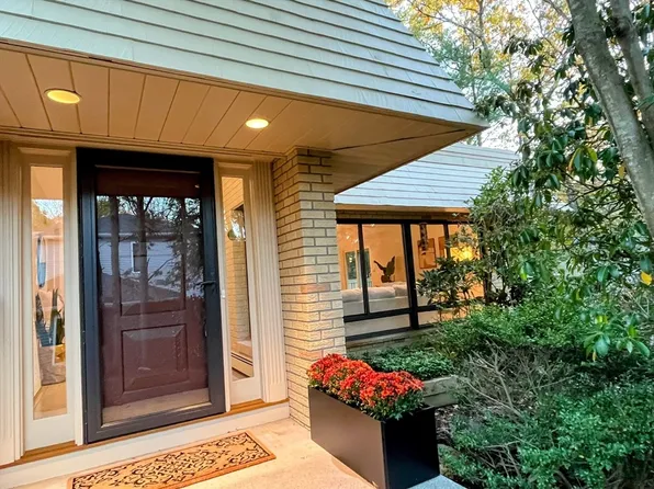 30 Colby Rd, Wellesley, MA 02482