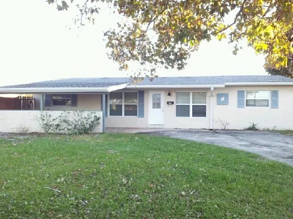 1737 N Dodge Cir, Melbourne, FL 32935