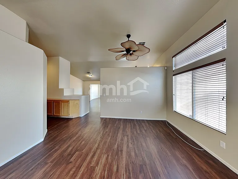 710 Breezy Ridge Dr — Photo 5