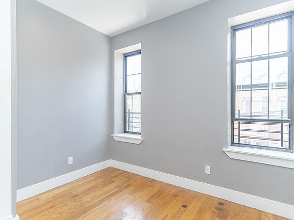 5th image of 1714 Linden St APT 2L