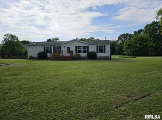 16031 N Angling Ln, Mount Vernon, IL 62864