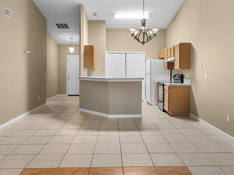 14 Empire Ln #B — Photo 4