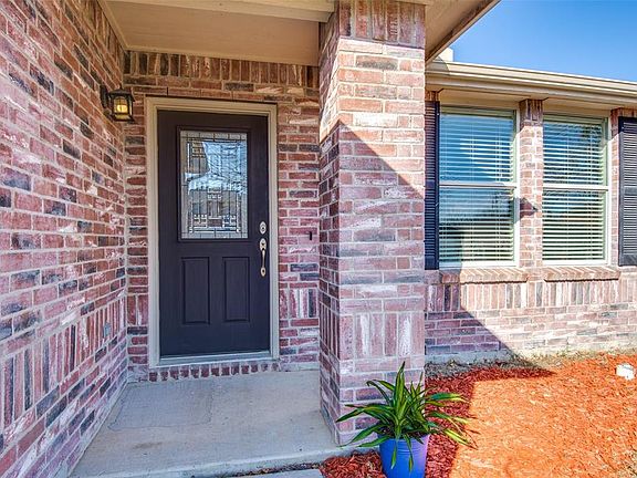 3rd image of 1529 Flagstone Ln