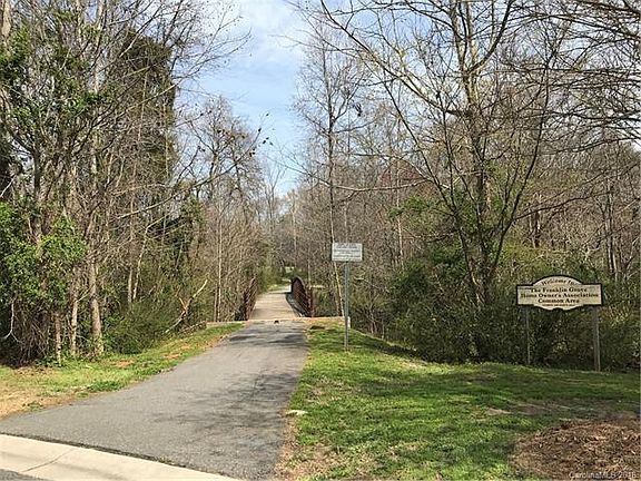 3rd image of 1411 Pine Needle Ln