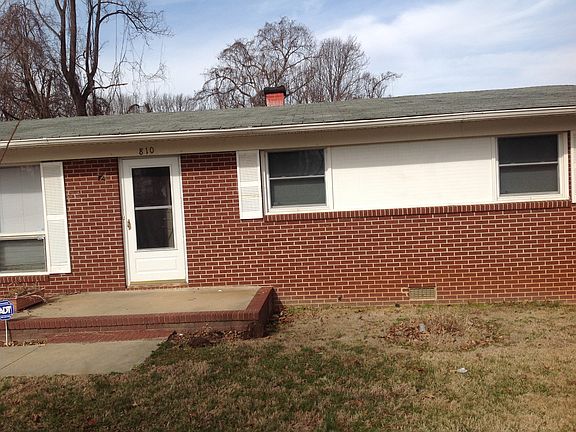 4th image of 810 Willow St