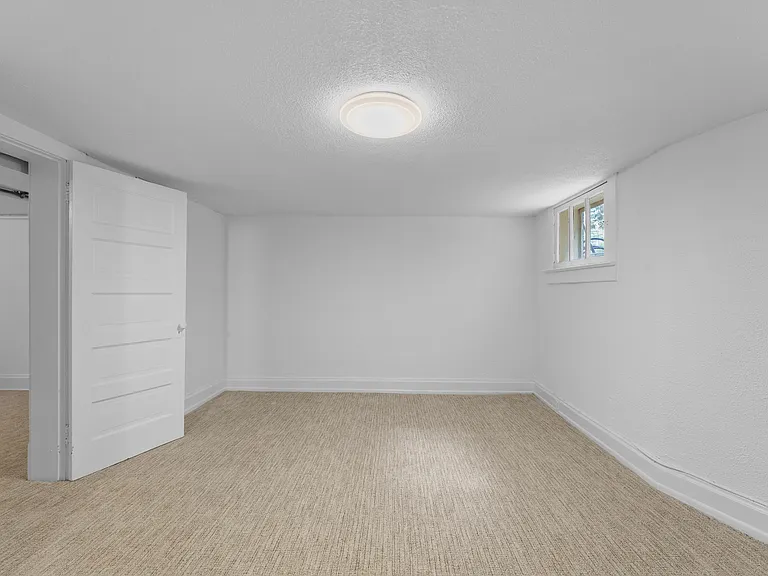 127 S Pearl St — Photo 42