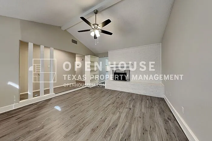 4819 Butterfield Rd — Photo 4