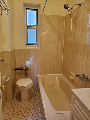 Rented by Pinn Realty | media 18
