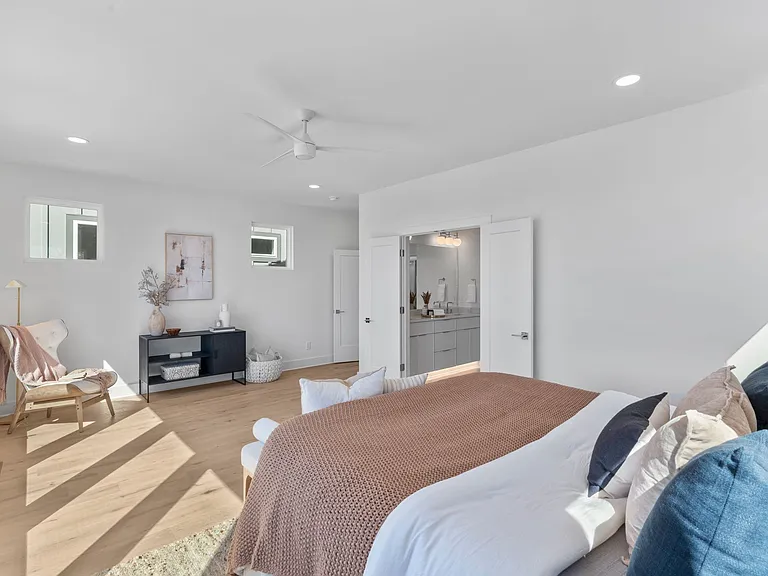 3203A Resha Ln — Photo 25