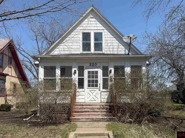 220 W 5th St, Mankato, MN 56001
