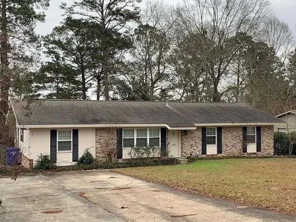 113 Hilltop Dr, Troy, AL 36081