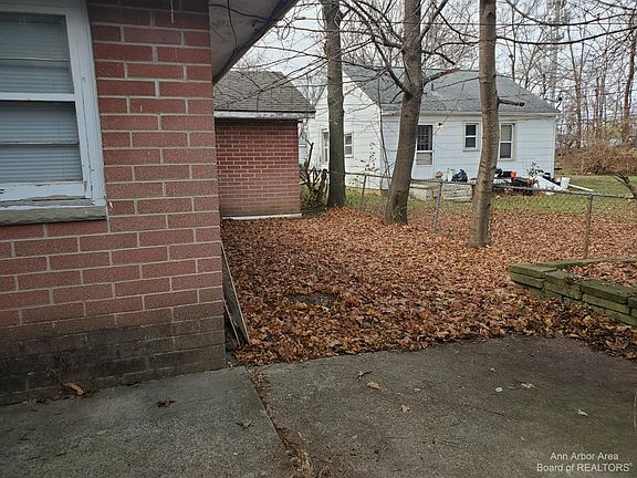 2nd image of 1003 Hawthorne Ave