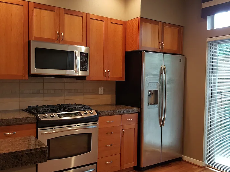 2106 Yakima Ct — Photo 4