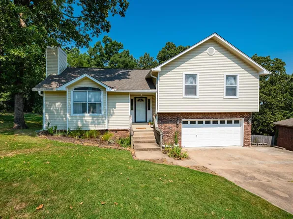 97 Emerald Dr, Maumelle, AR 72113