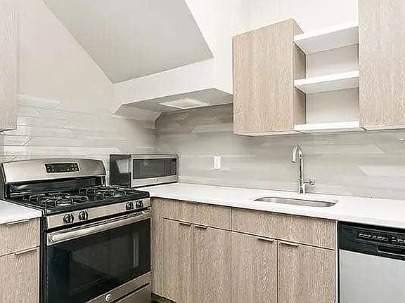 5th image of 86 Stanhope St #1A