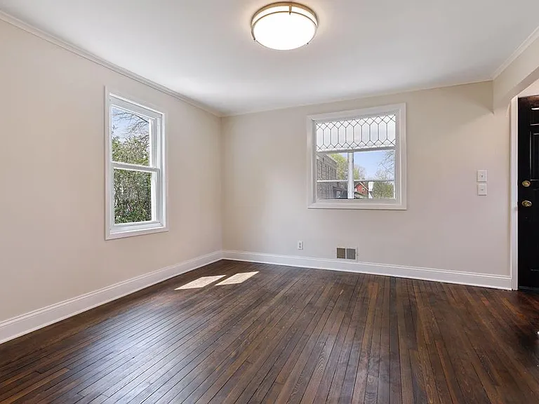 314 12th Ave NE — Photo 16