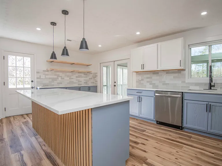 121 Ida Hertzler Ln — Photo 1