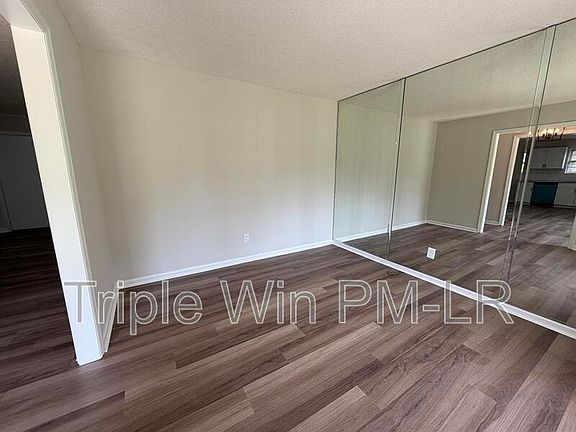 4th image of 33 Single Oaks Dr