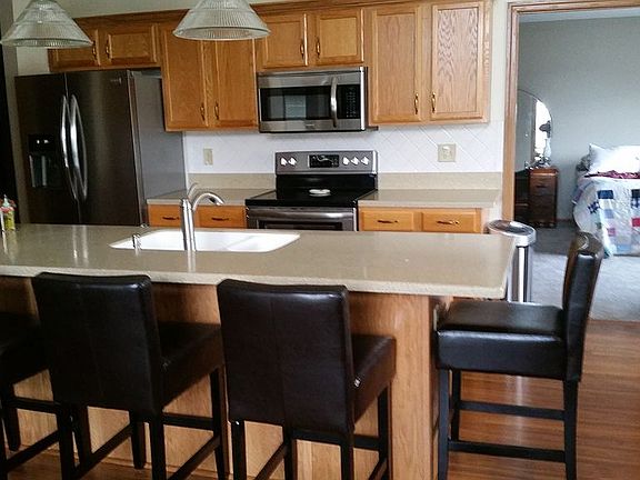5th image of 1894 S Farmbrook Cres