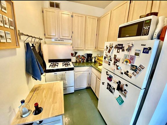 3rd image of 419 Myrtle Ave APT 3D
