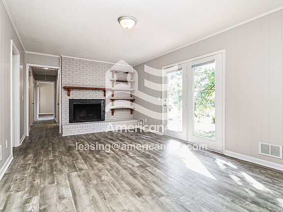 1673_005_family_room_5.jpg