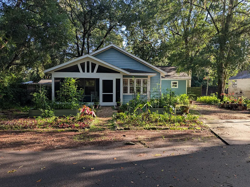 910 NW 29th Pl