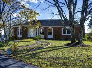 6208 Chenoweth Run Rd, Louisville, KY 40299