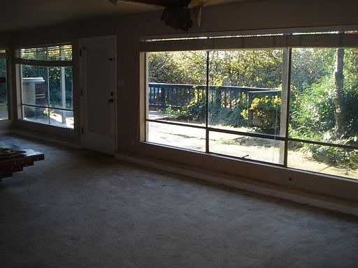 5th image of 427 84th Ave NE