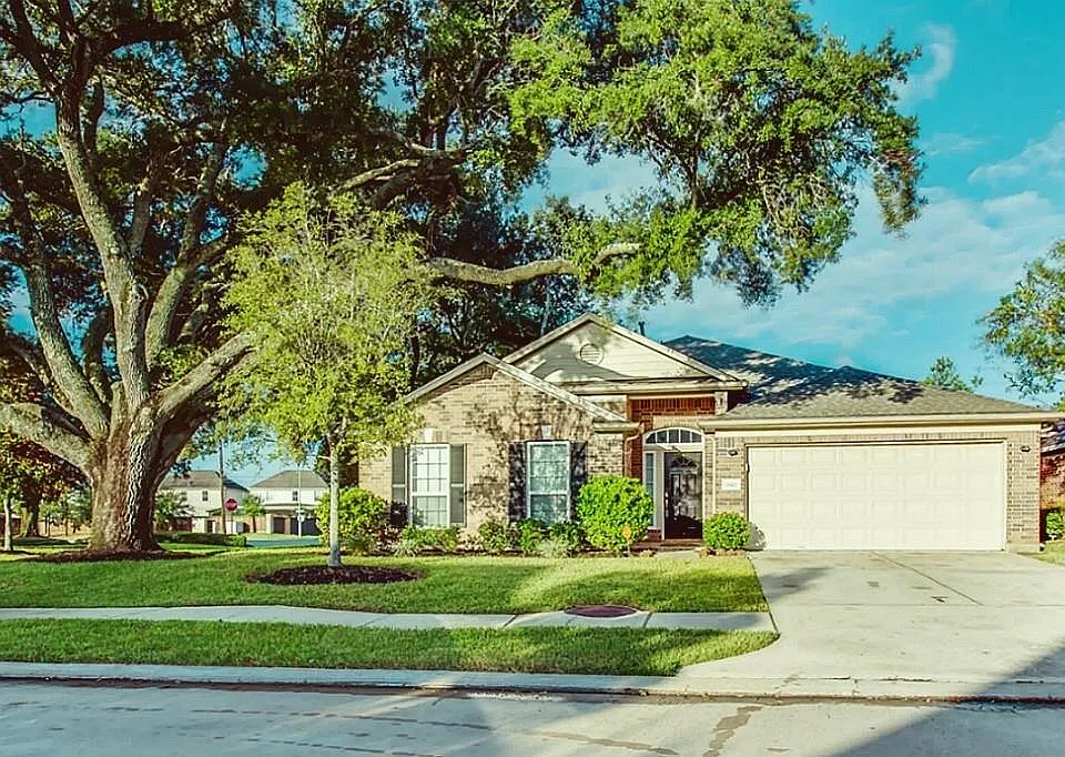 2947 Red Oak Leaf Trl