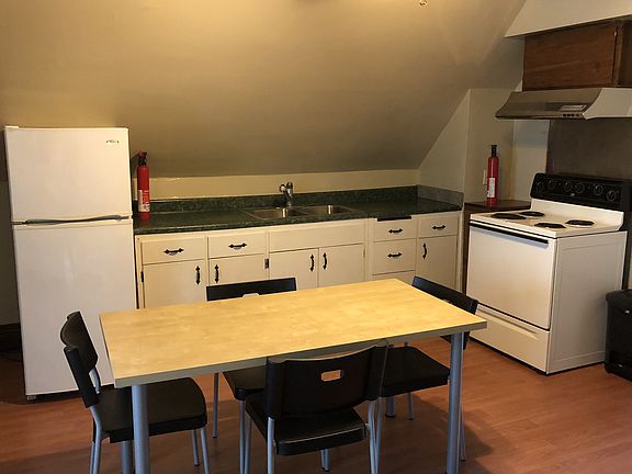 2nd image of 173 Morewood Ave Floor 3